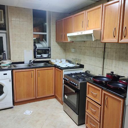 Arnim Suite - 3 Bedrooms Apartment Sharjah Exteriör bild