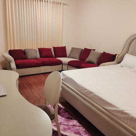 Arnim Suite - 3 Bedrooms Apartment Sharjah Exteriör bild