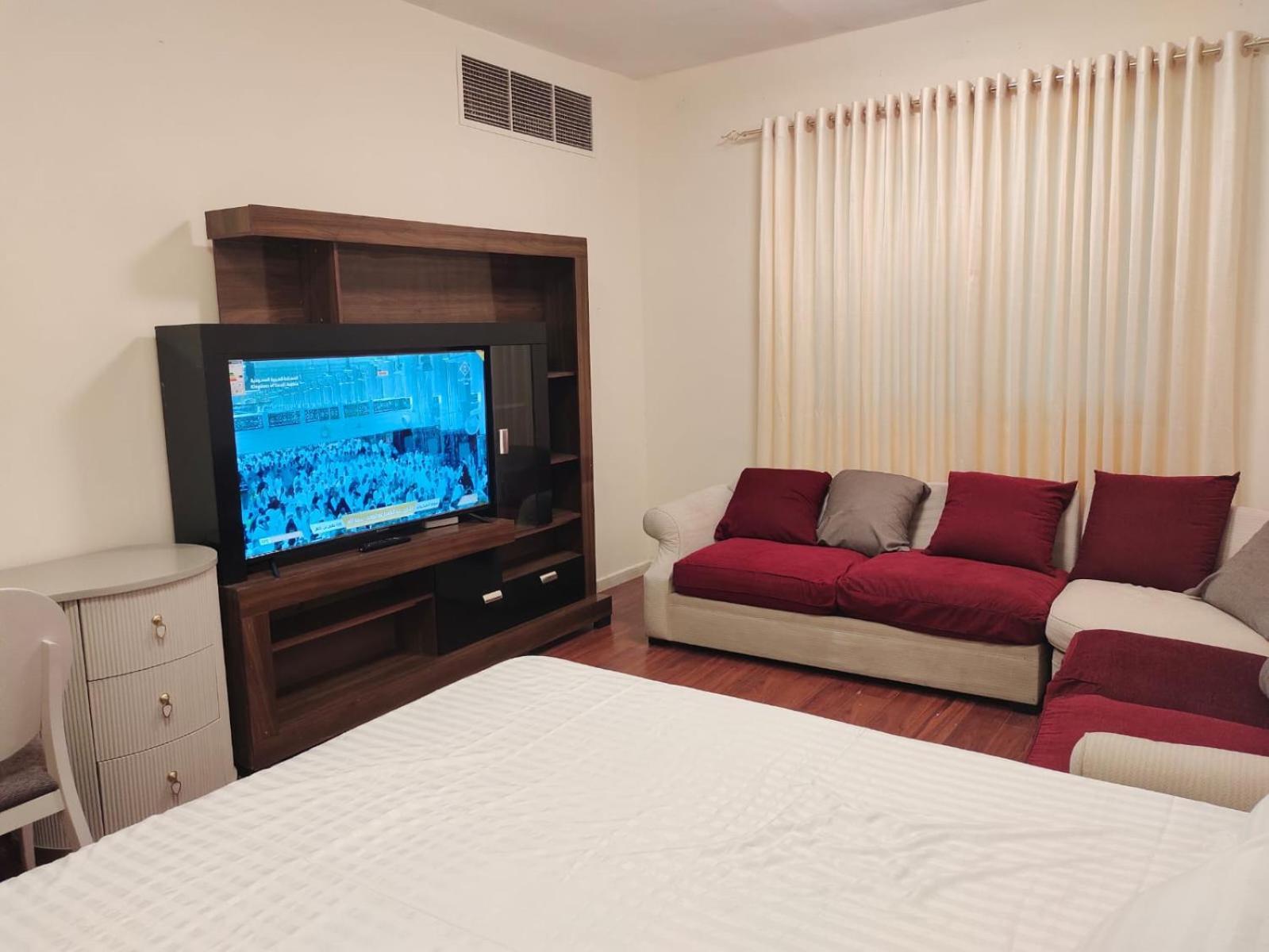 Arnim Suite - 3 Bedrooms Apartment Sharjah Exteriör bild