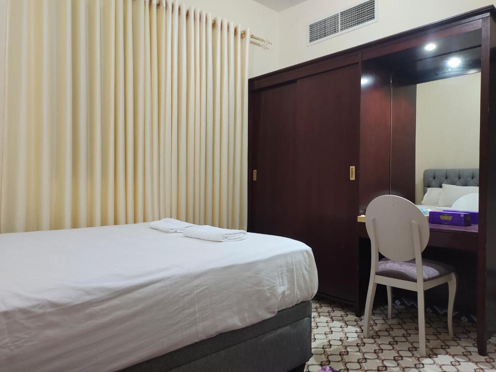 Arnim Suite - 3 Bedrooms Apartment Sharjah Exteriör bild